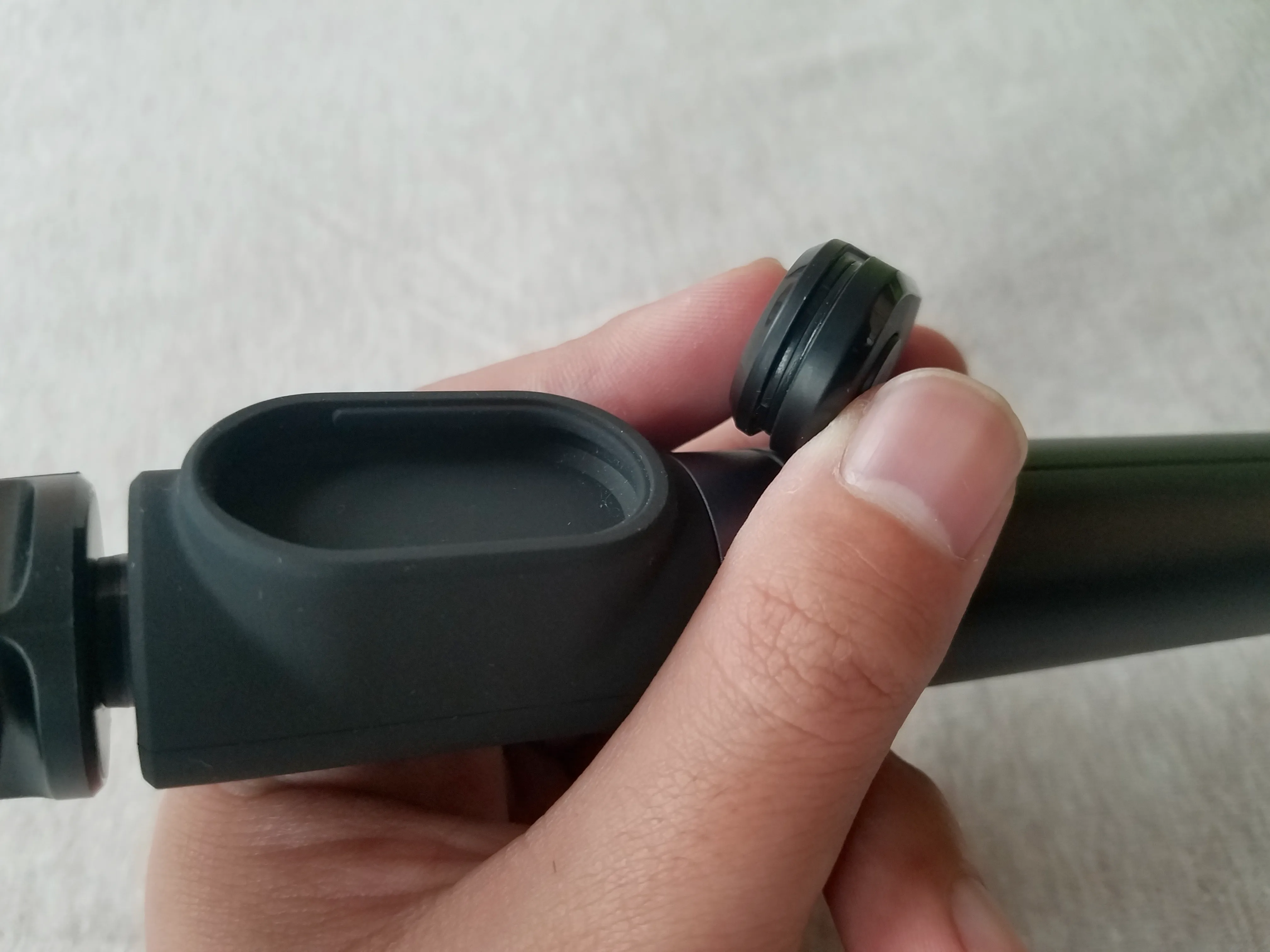 遥控器与安装凹槽