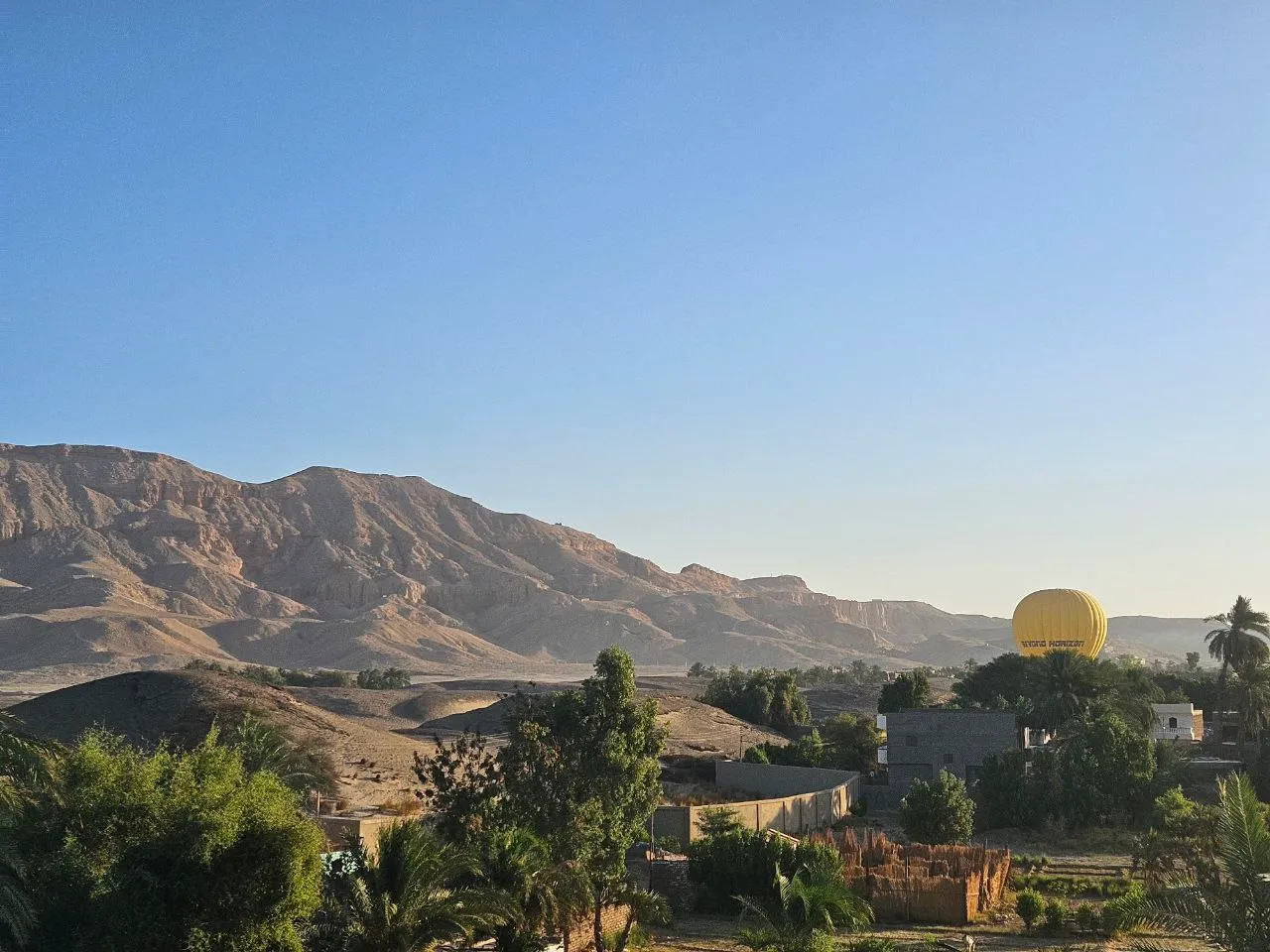 卢克索帝王谷远景